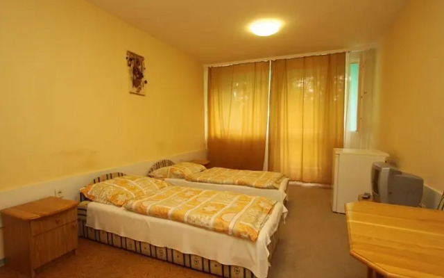 Hotel Beremend Rose