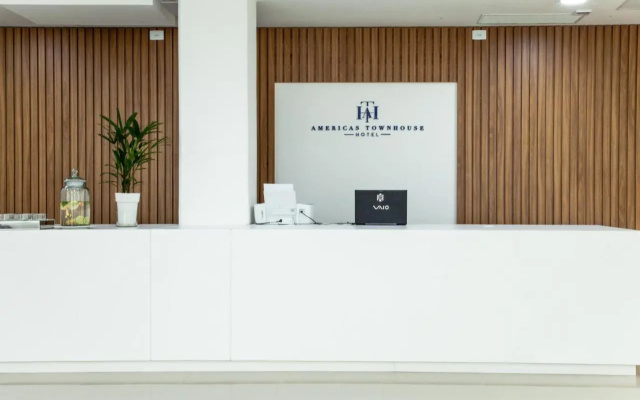 Americas Townhouse Hotel