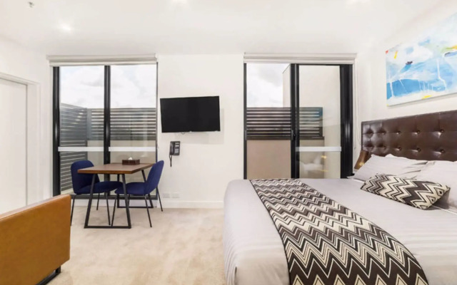 Whitehorse Apartment Hotel