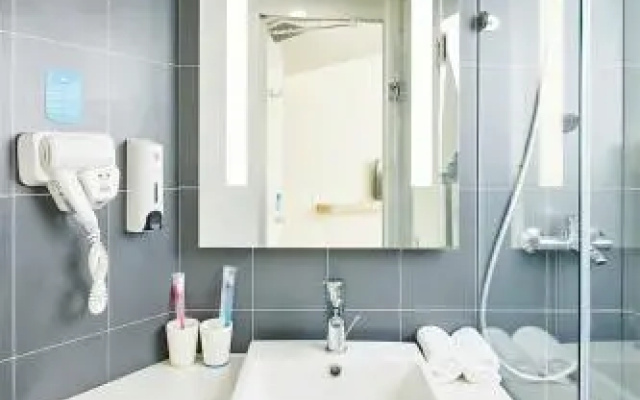 HanTing Hotel (Ningbo Fenghua Intime Mall)