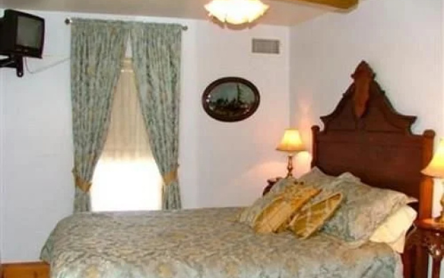 Magnolia House