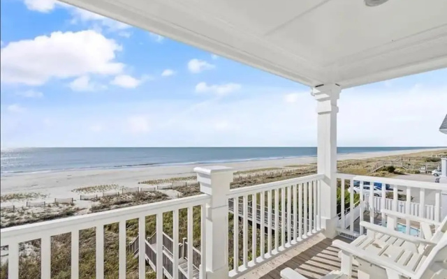 1 Ez Access 4 Bedroom Home by RedAwning