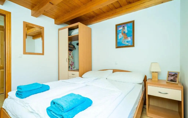 Apartments Foteza