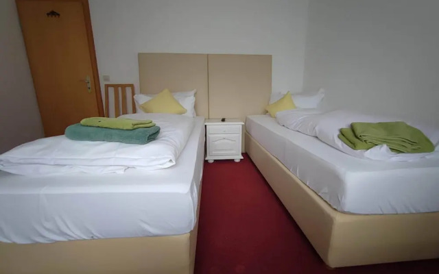 Room in Guest Room - Pension Forelle - Double Room 01