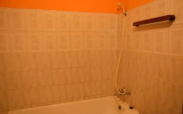 Room in B&B - Amahoro Guest House - Queen Room