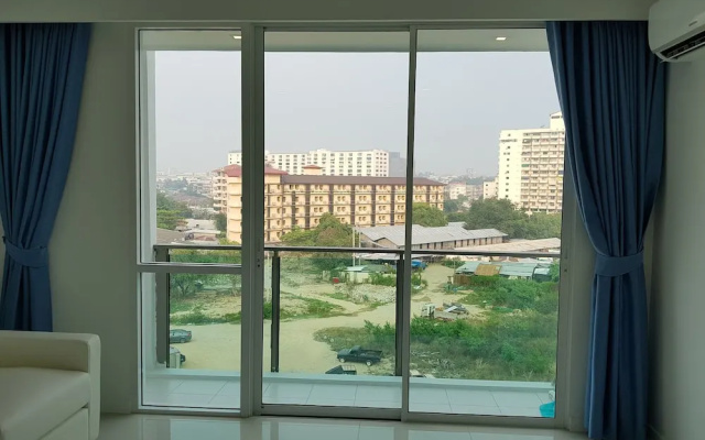 City Center Residence Deluxue Studio 713