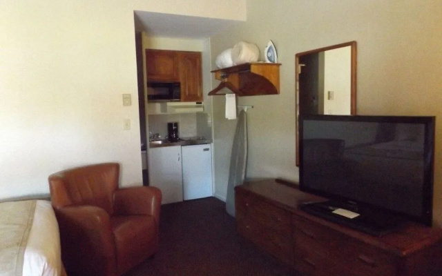 Windjammer Lodge