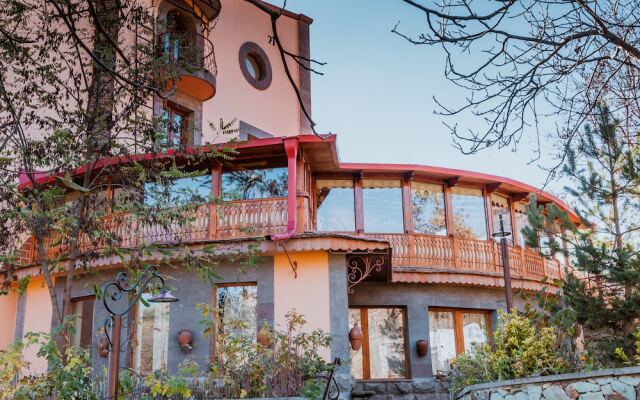 Hotel Mirhav вид на фасад