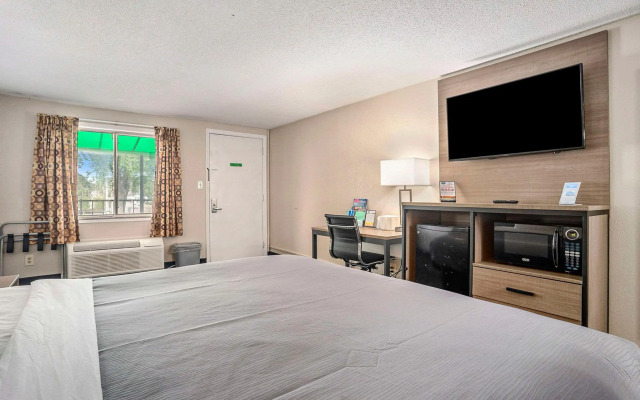 Rodeway Inn Grand Haven