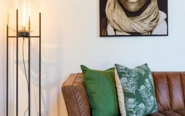 Central Cape Town, Stylish Home, with Private Courtyard
