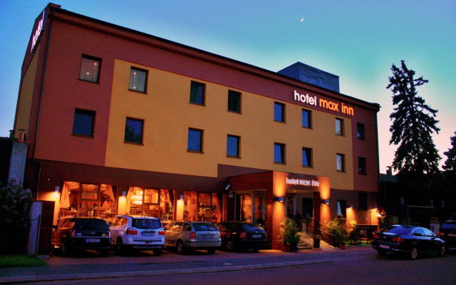 Max Inn Hotel