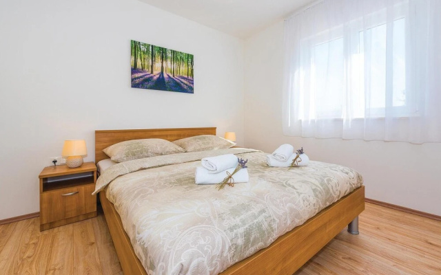 Nice Home in Rogoznica With Wifi and 6 Bedrooms