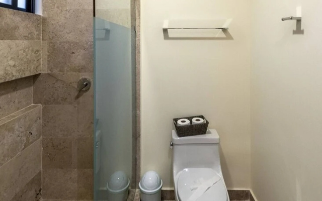 Luxurious Condo Studio 5 Minutes Beach