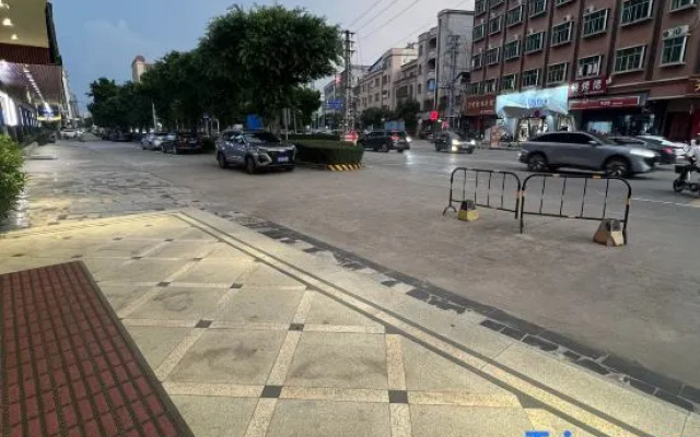 Vienna Classic Hotel (Huizhou Boluo Shiwan Park)