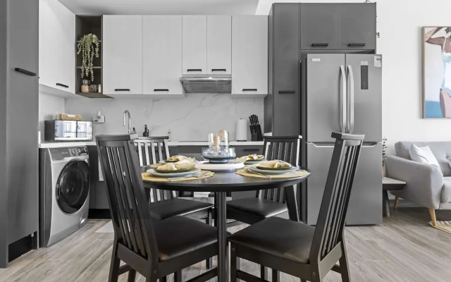 NOK Bright 2BR Apartment at The Towers by Vistacana