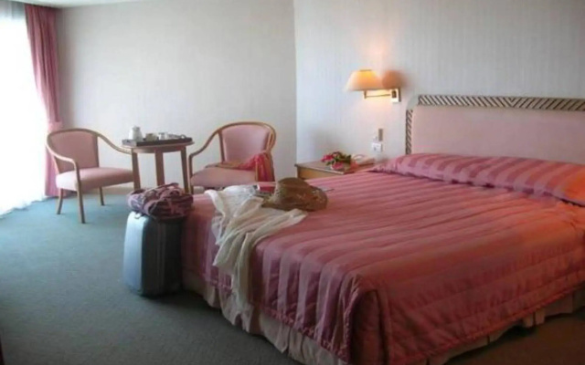 Khanom Golden Beach Hotel