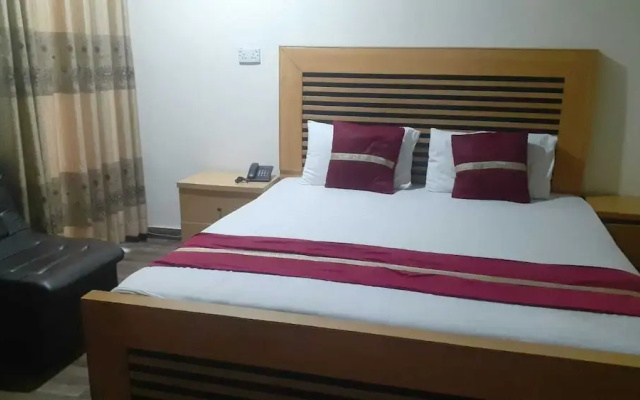 Hotel Pak Inn Gulberg