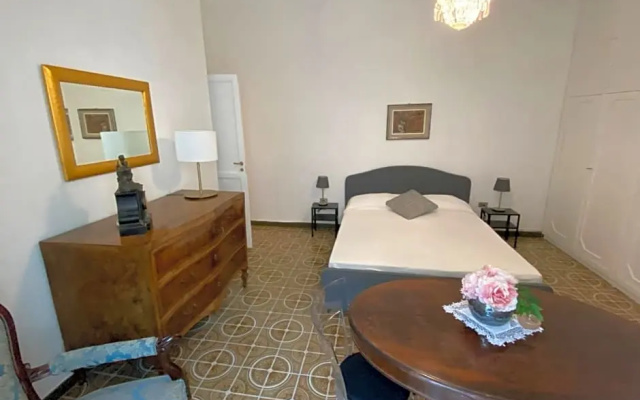 Rooms in San Domenico Maggiore 3