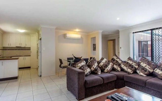 Annand Mews Serviced Apartments