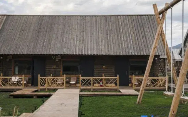 Zai Shan Jian Ye Homestay (Kanas Scenic Area)