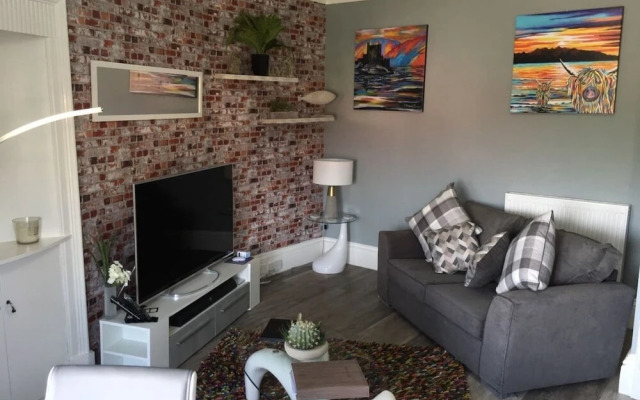 Lovely 2- Bed Apartment in Hawick