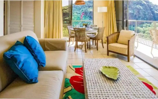 West Oahu Studio Condo at Makaha Beach