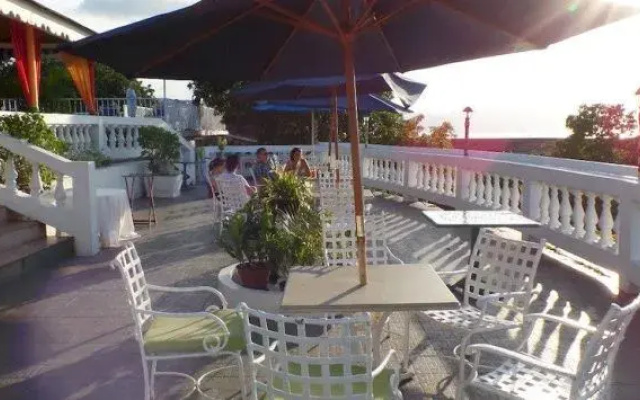 SkySuite Beachfront Montego Bay Club