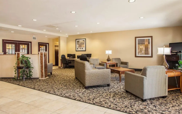 Comfort Suites Bloomington I-55 And I-74