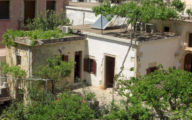 Patriko Traditional Residence