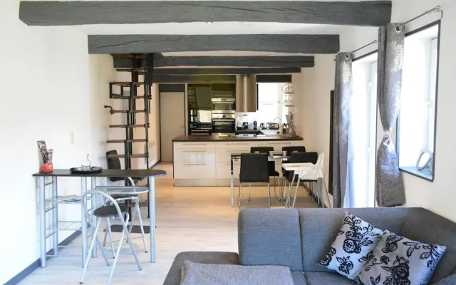 Lake-view Apartment With Sauna, hot tub