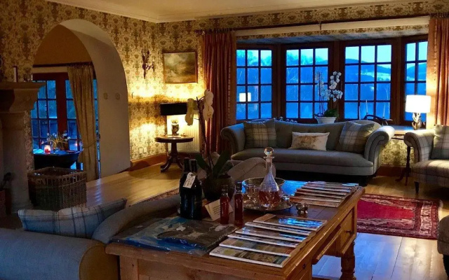 Highland Bear Lodge & Woodland Bear Huts