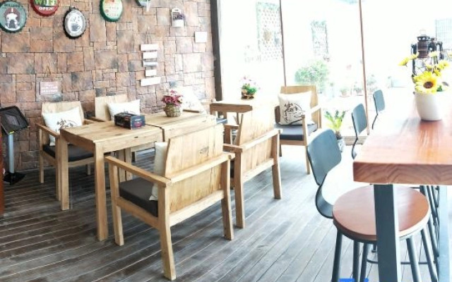 Yanjuke Hostel