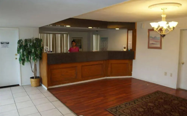 Super Inn & Suites