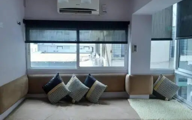R.4-4 Lindo estudio ejecutivo en área turística.