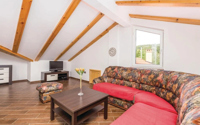 Stunning Home in Icici With Wifi and 2 Bedrooms