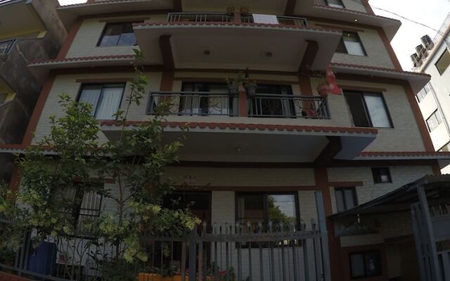 Отель Ranss Apartment Непал, Покхара - отзывы, цены и фото номеров - забронировать отель Ranss Apartment онлайн вид на фасад