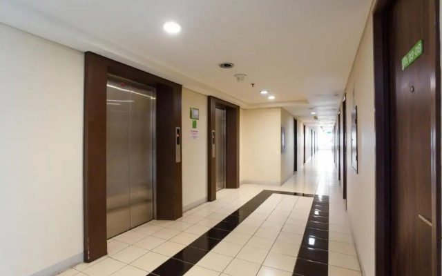 OYO 2582 Apartemen Serpong Green View