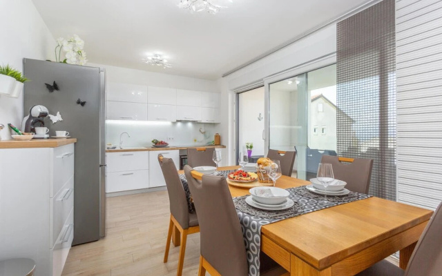 Awesome Apartment in Vantacici With Wifi and 2 Bedrooms