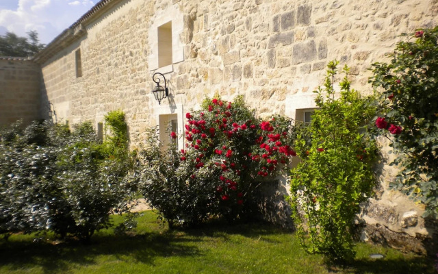 Château Latour Segur Suites & Spa
