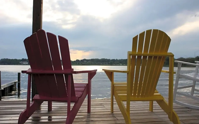 Lake Roy Beach Inn