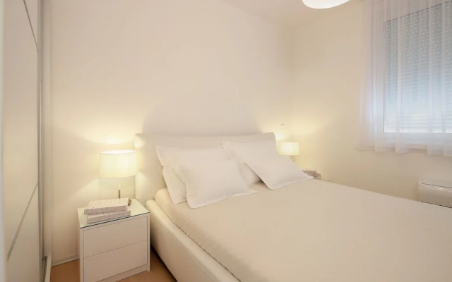 Modern apartment near the sea
