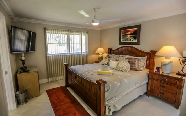 7965 Estero - Paradise Point