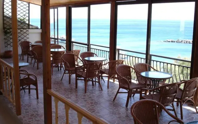 Ikarion Hotel