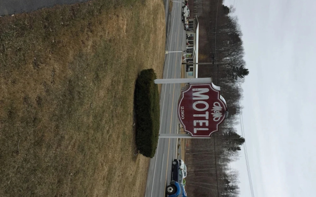 M and M Motel