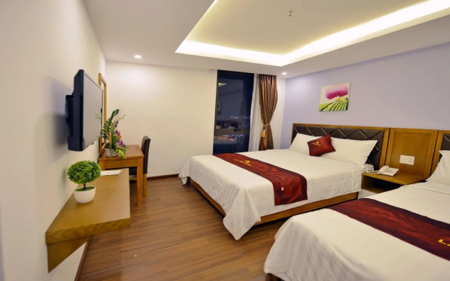 La Beach Hotel