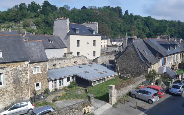 Dinan -La Petite Madeleine - cosy townhouse walking distance from restaurants