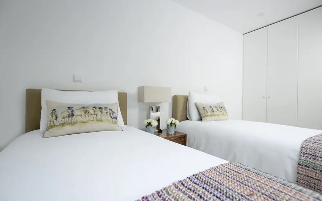 Tear Center Apartments