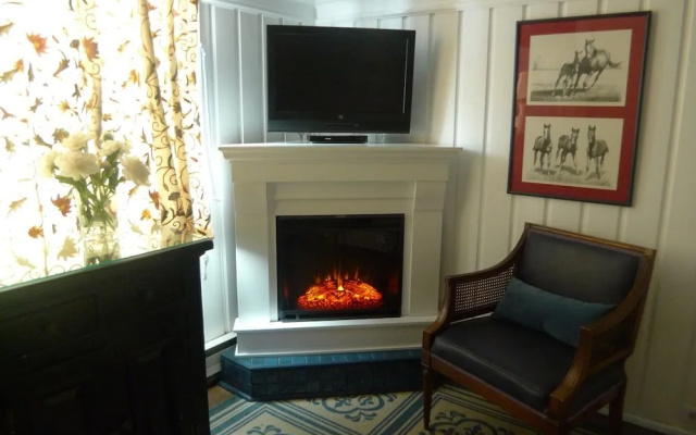 Bischwind Inn B&B