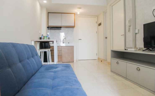 2BR Best Price Apartment at Springlake Summarecon By Travelio