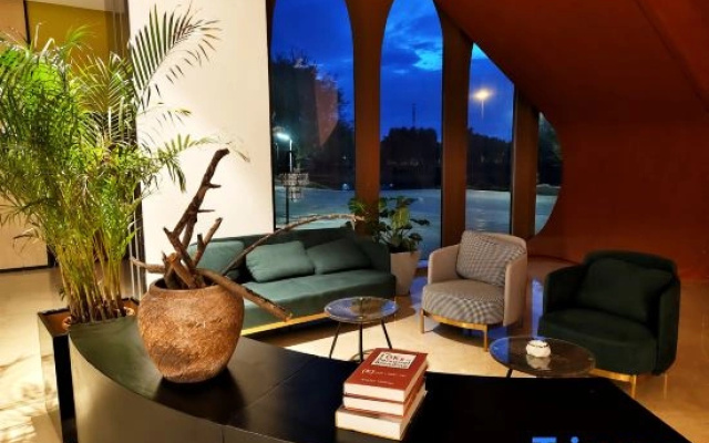 M·S Bauhinia Hotel